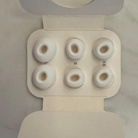 Airpods Pro Gen 2 - Picture 5 of 5